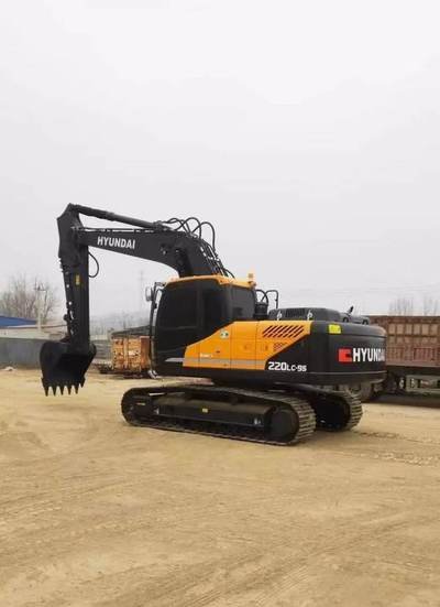Hyundai 220LC-9S — excavator held by LAMM Investment Company.