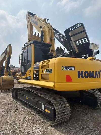 Komatsu PC210LC — excavator held by LAMM Investment Company.